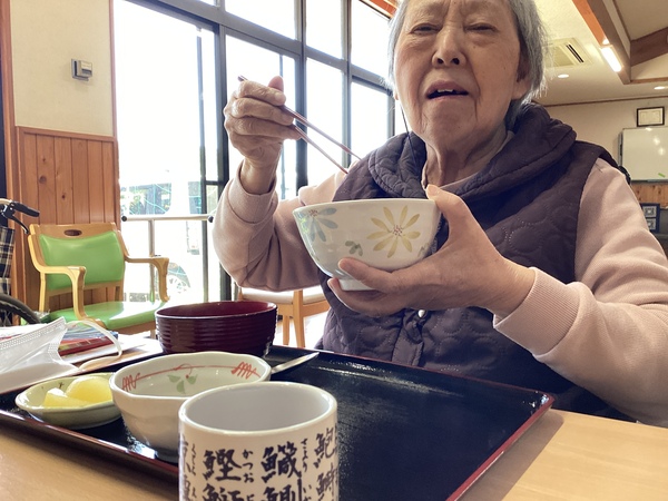 食事中