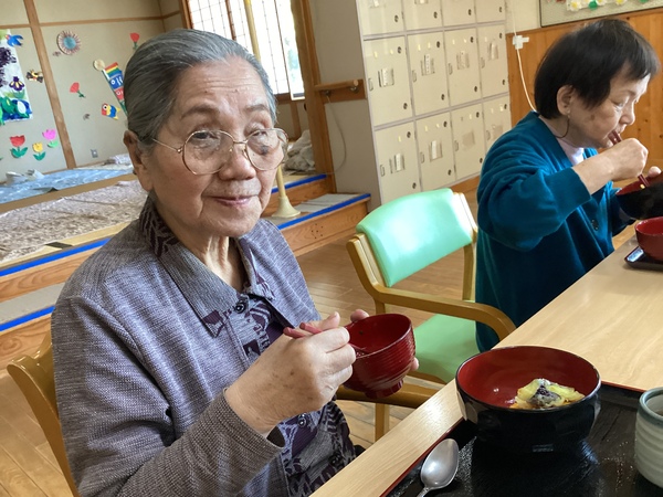 食事中