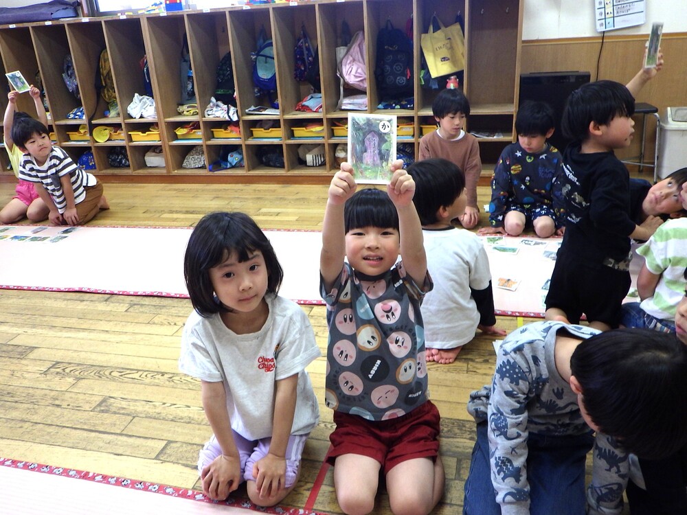 銀山かるたを楽しむ子ども３