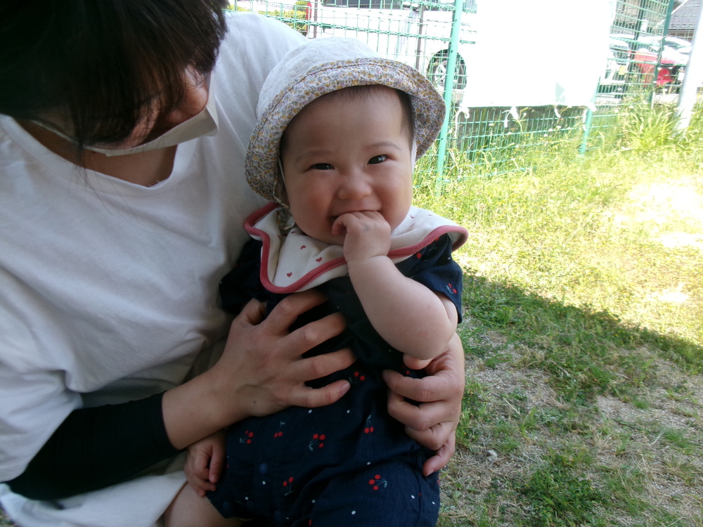 園庭で遊んでいる様子 (5)