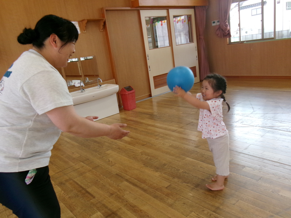 ボール遊び