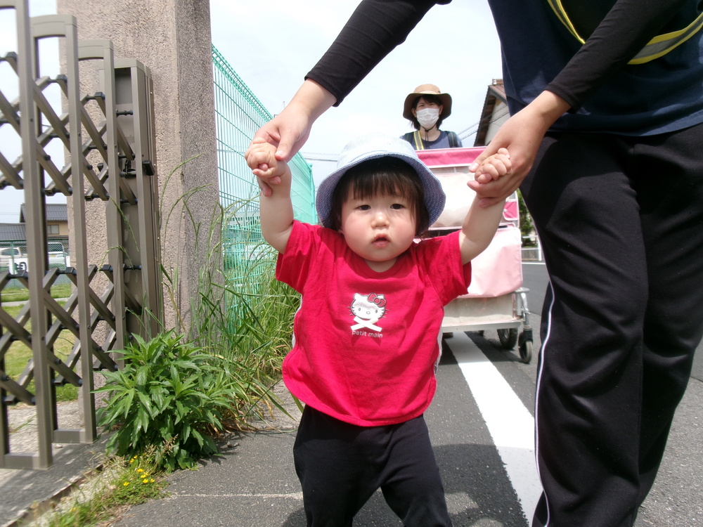 歩く４