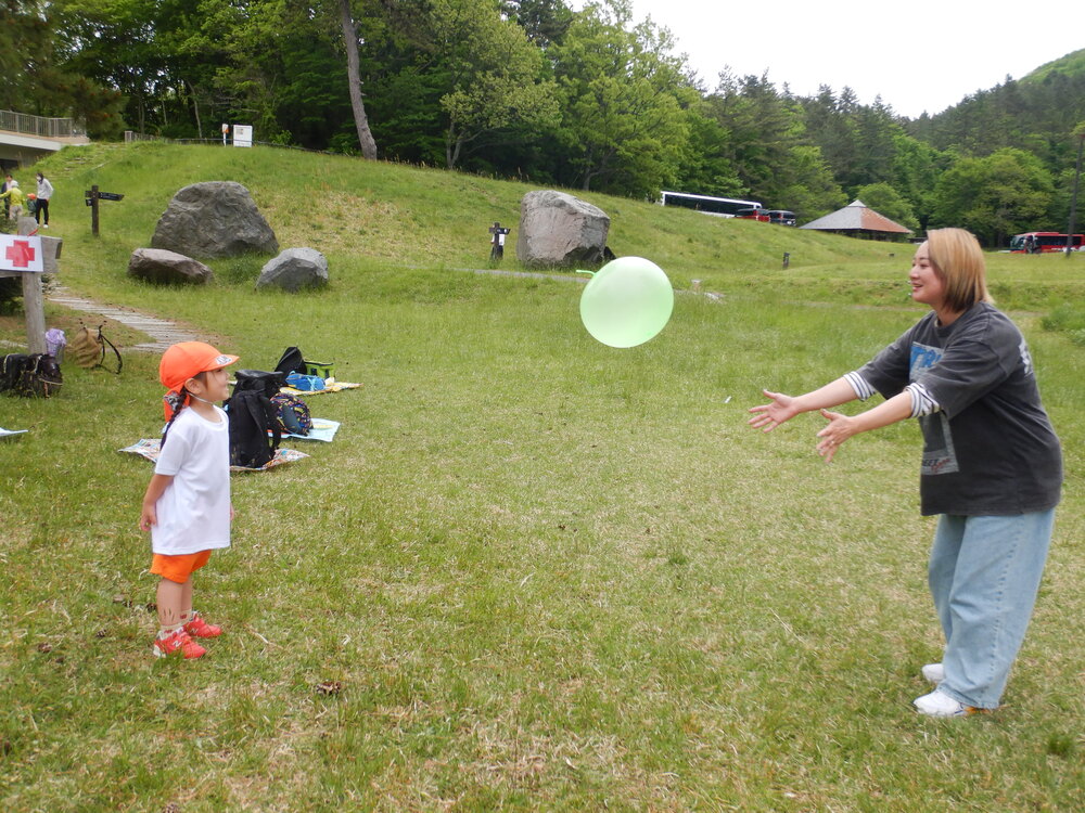 北の原で遊ぶ子ども (4)