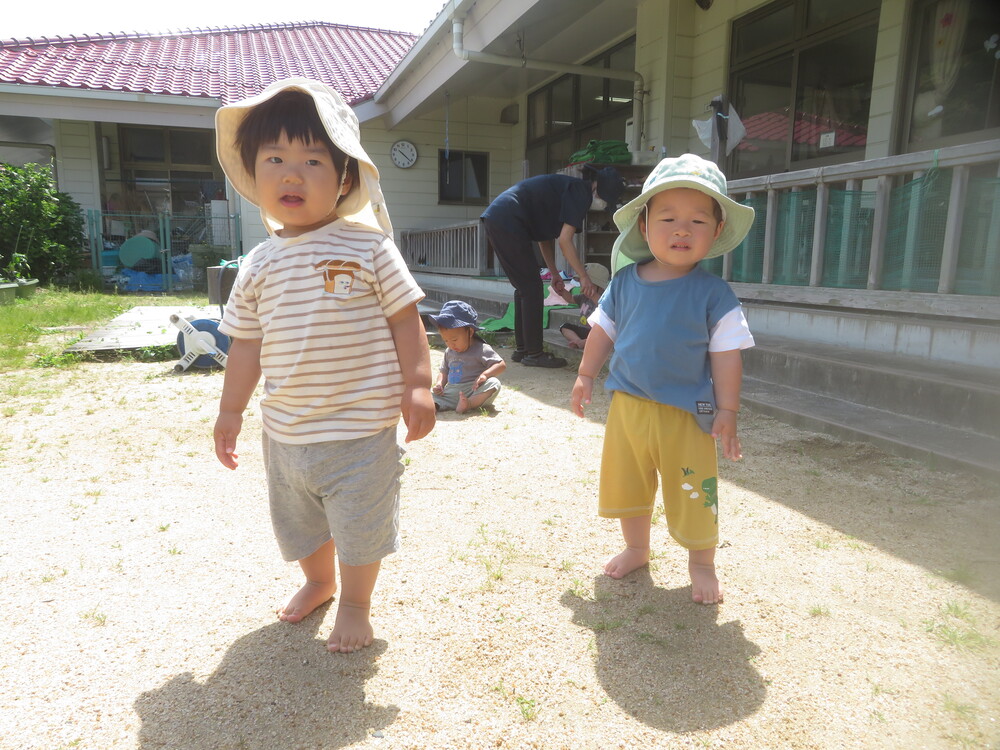 園庭遊びの様子 (2)