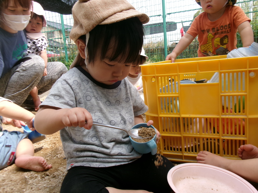 ごちそうを作っている