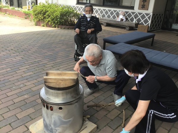 かまどご飯準備中