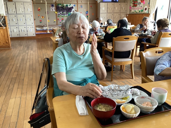 食事中です