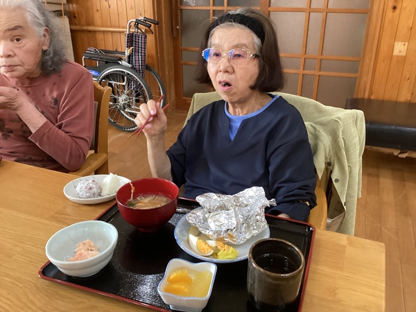 食事中です