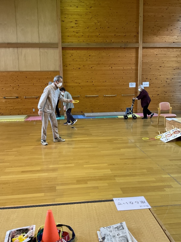 輪投げ中です