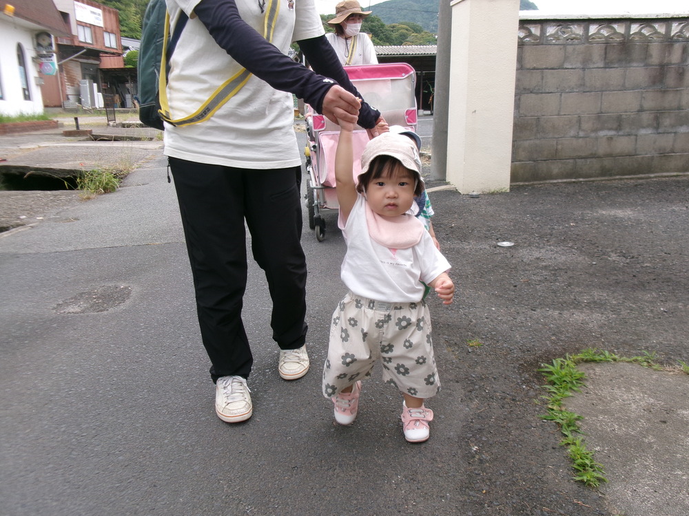 散歩している