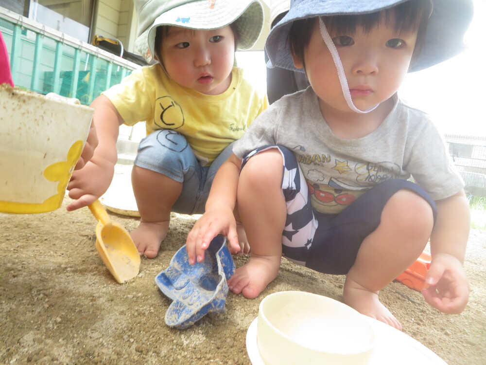 どろんこ遊びのようす