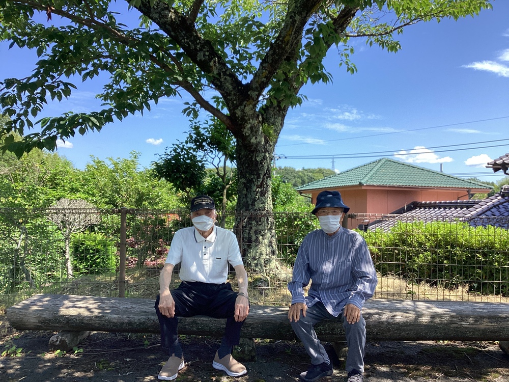外行きました