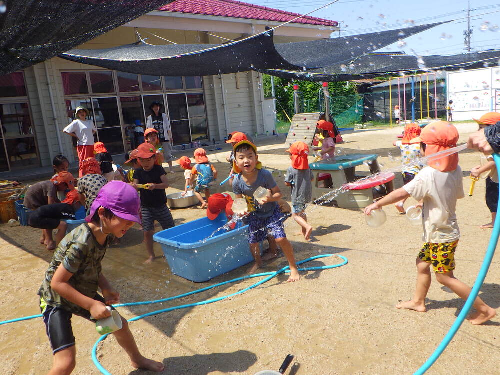 泥んこ遊びの様子1