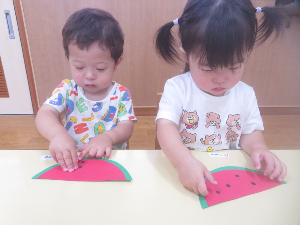すいかの制作の様子
