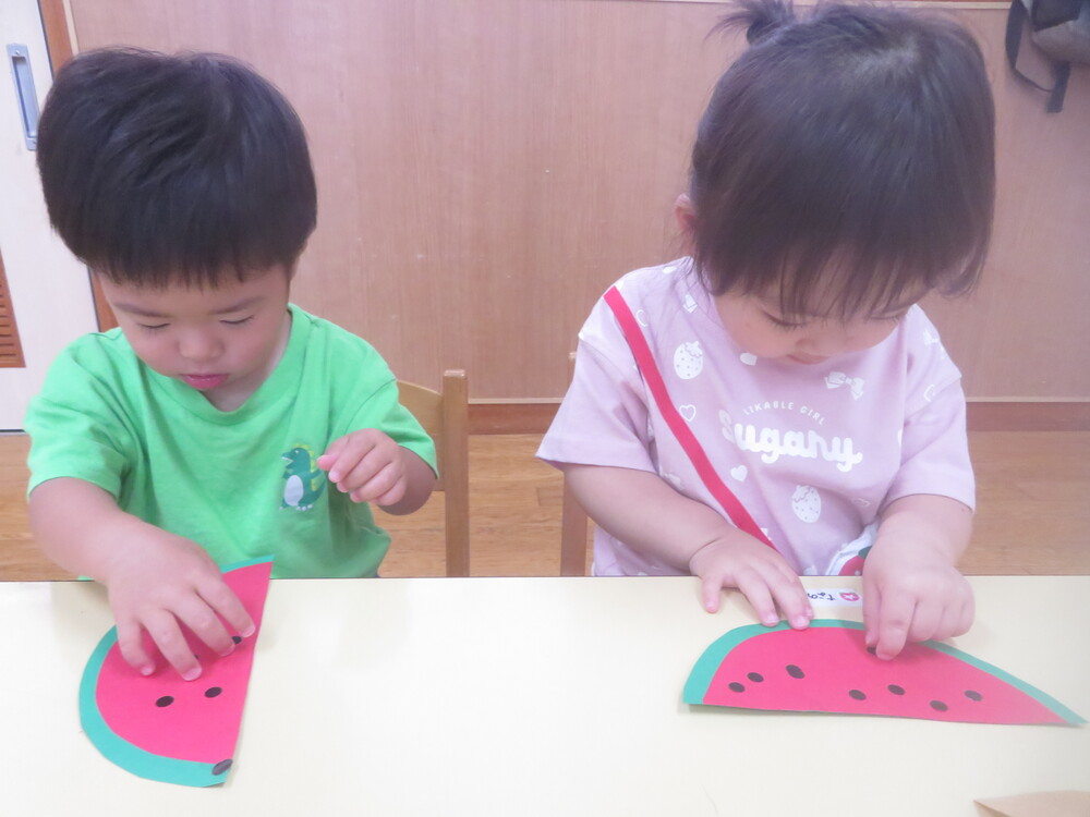 すいかの制作の様子
