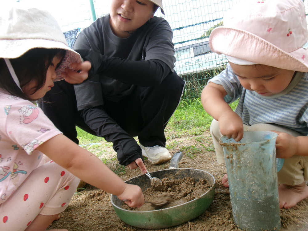 園庭遊びの様子
