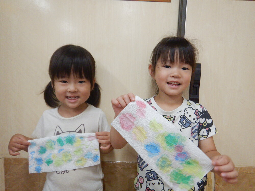 七夕の制作をする子ども (5)