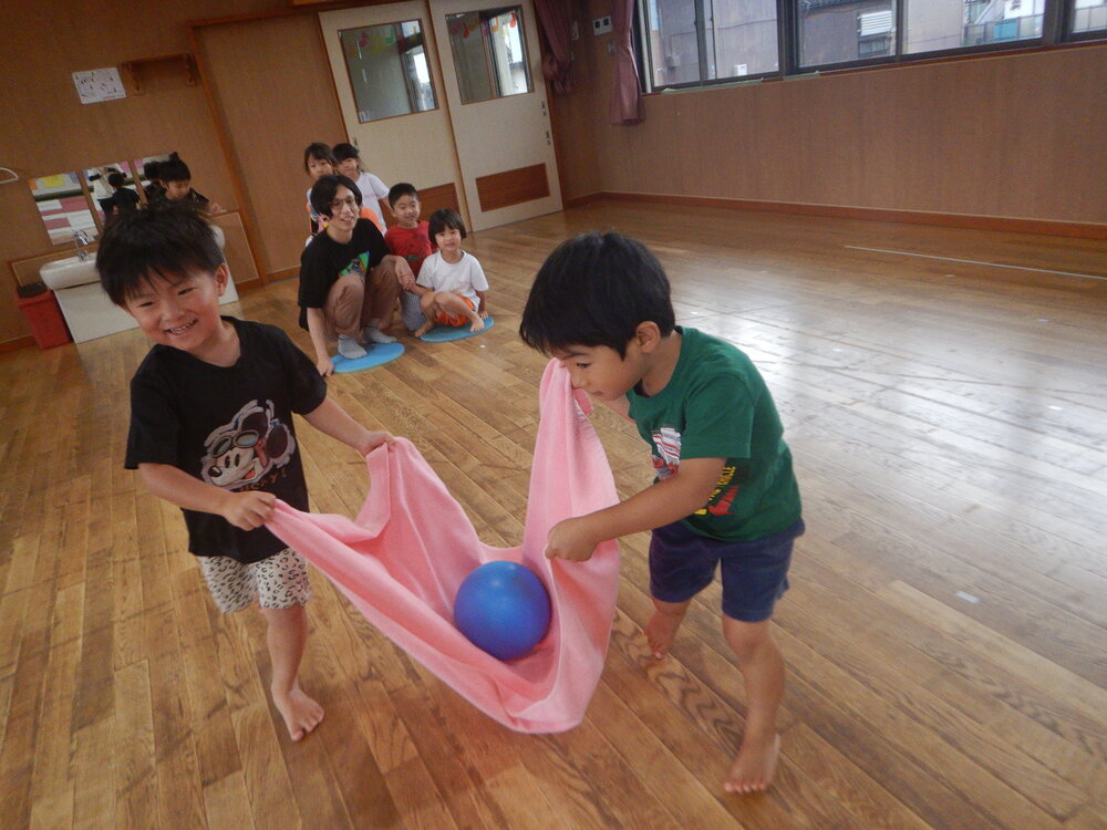 ボール運び