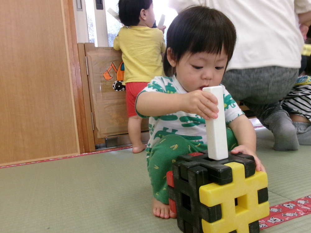 穴に入れる