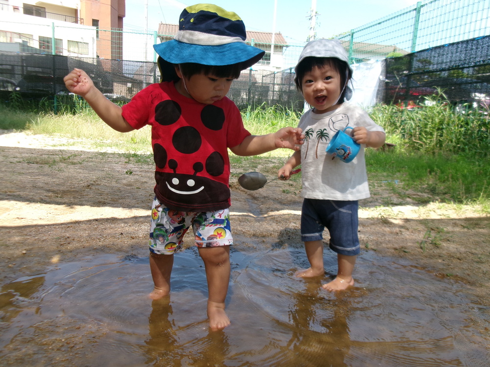 どろんこ遊びの様子