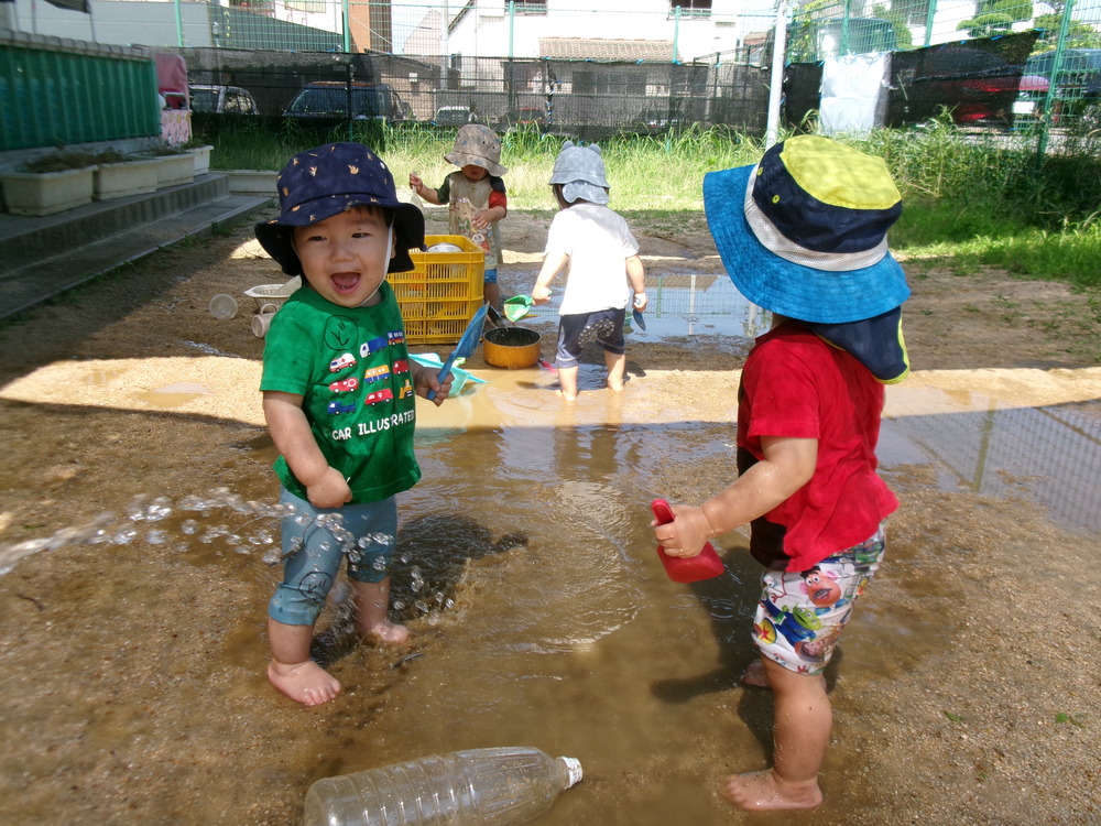 どろんこ遊びの様子