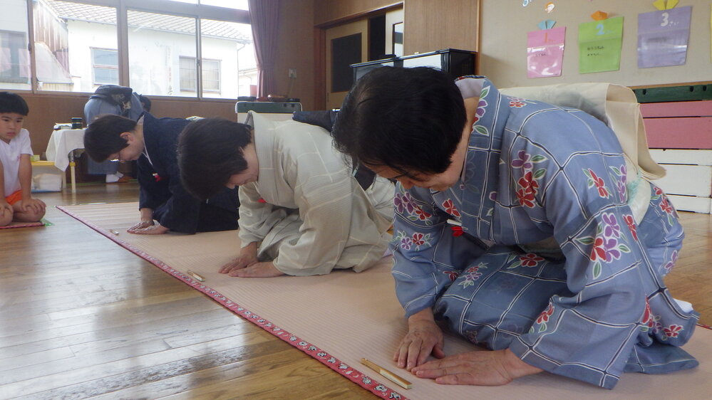 お茶のお稽古の様子 (3)