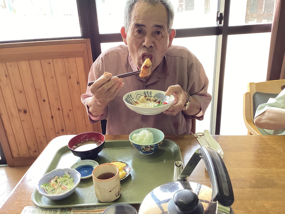 昼食