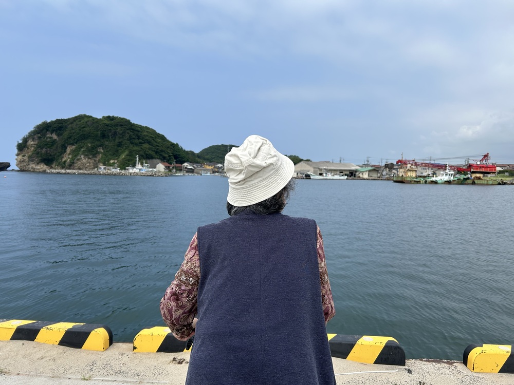 海を眺める