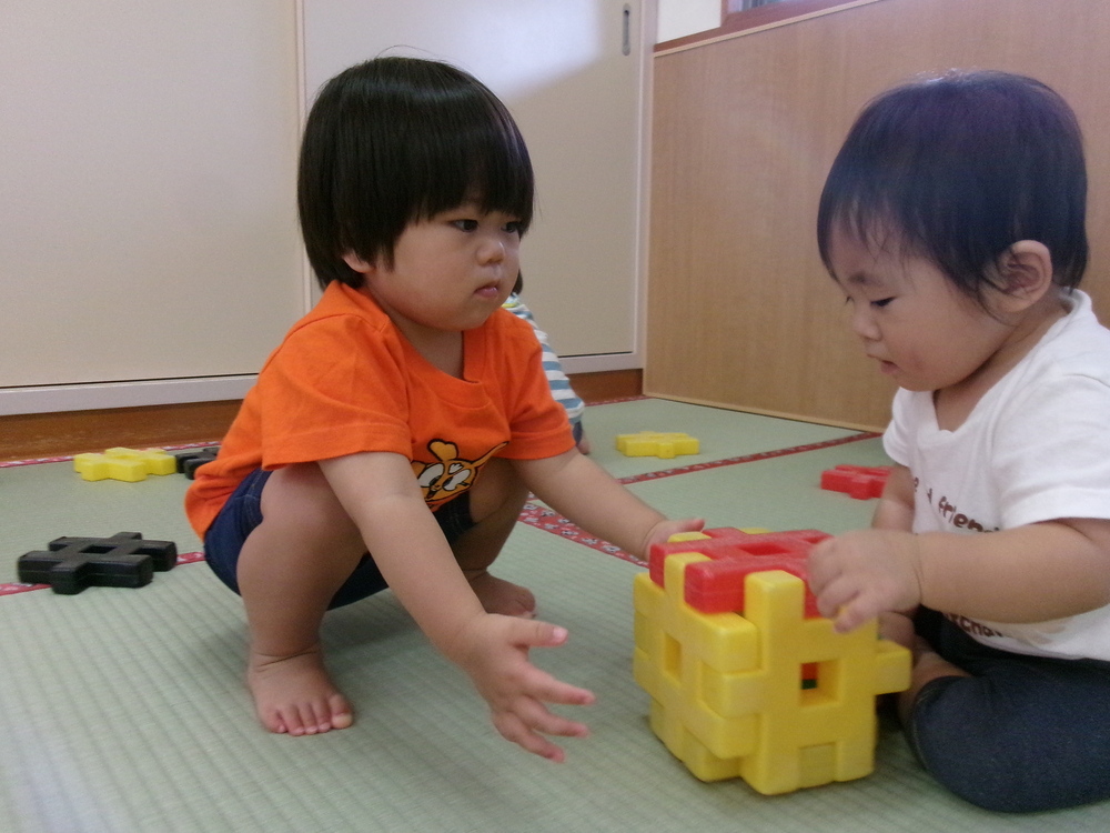 井形ブロック遊びの様子 (2)