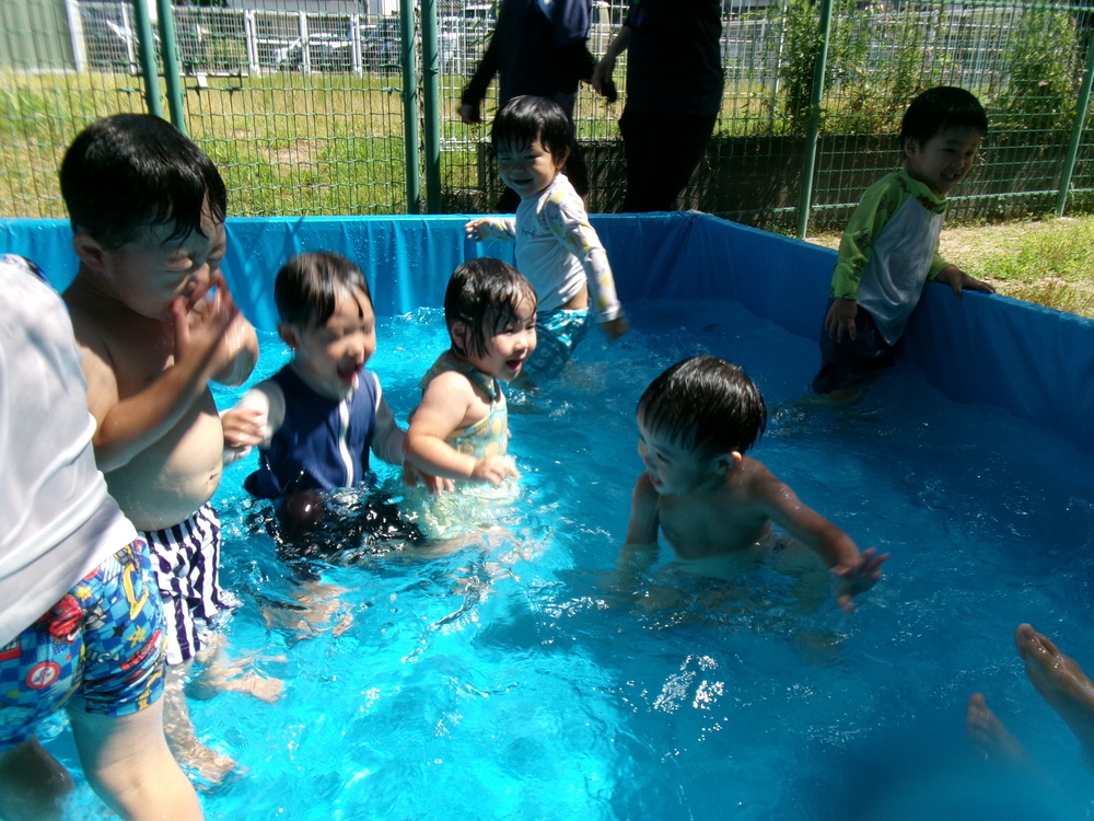 プール７