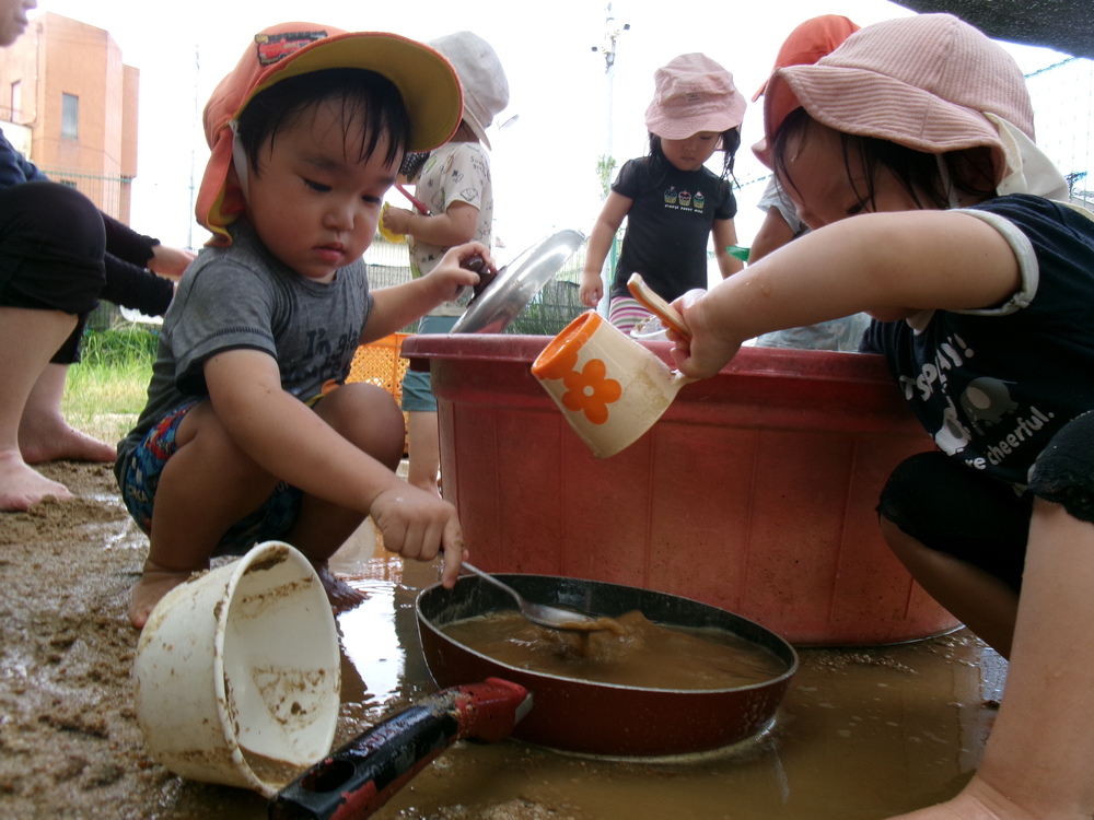 泥んこ遊び