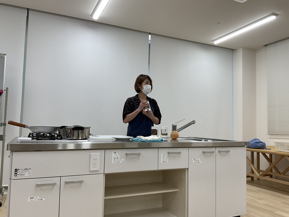 講師