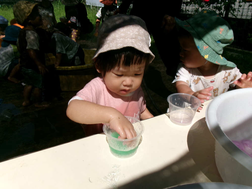 どろんこ遊びの様子 (3)