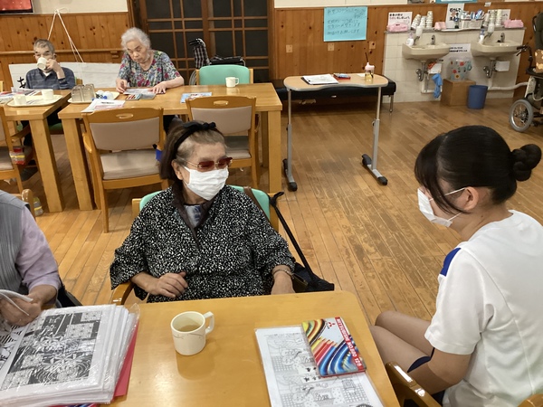 お話されています