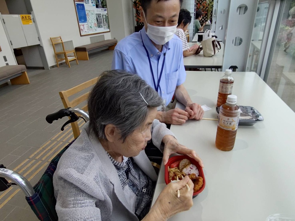 花の郷で昼食
