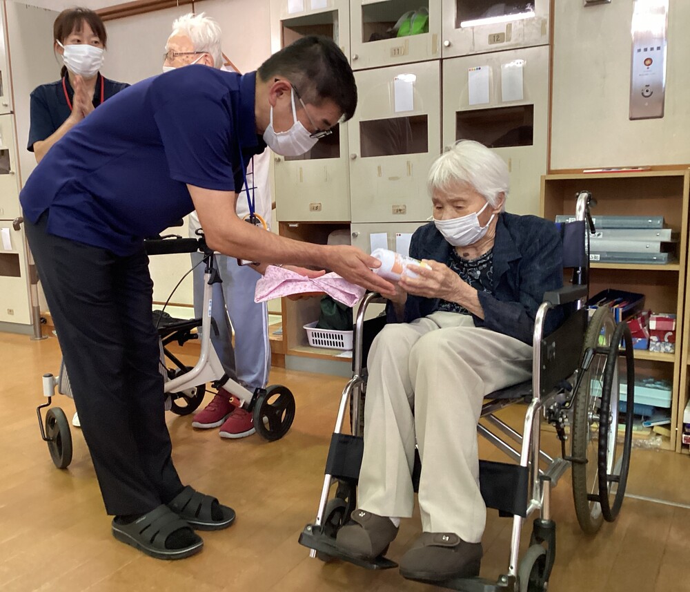 液老週間