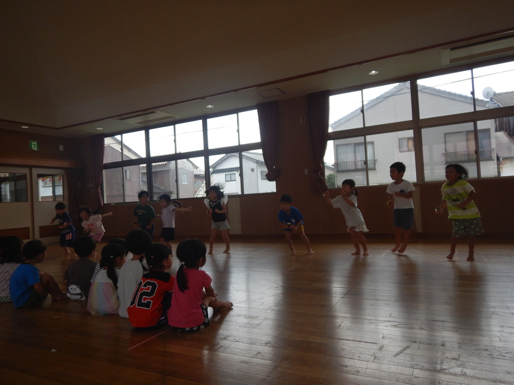 ダンスを踊る様子