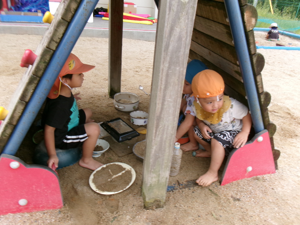 園庭遊びの様子