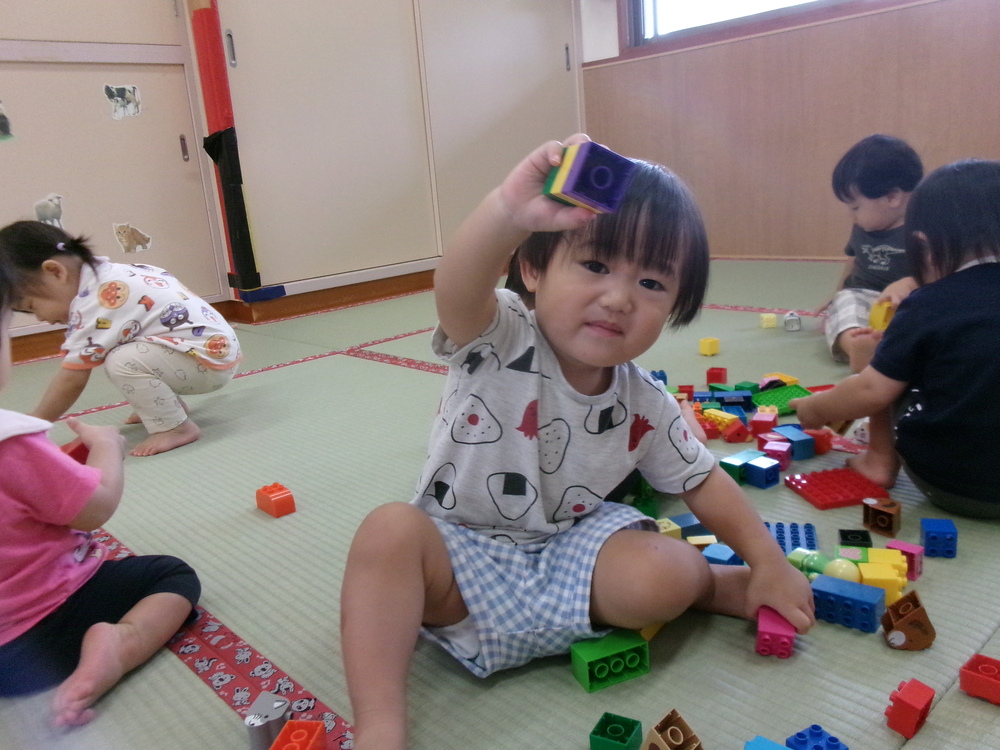 ブロック遊びの様子 (2)