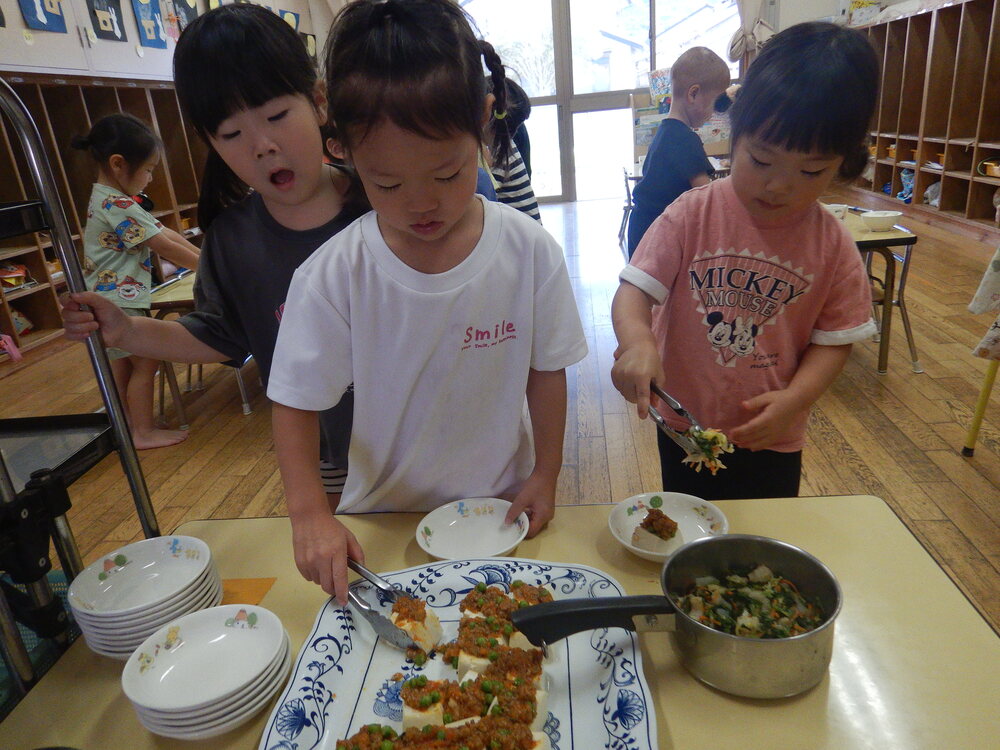 給食の様子 (3)