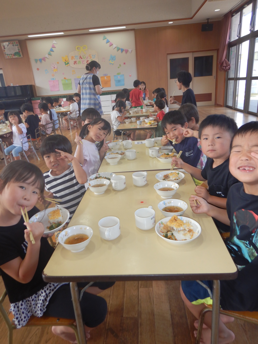 会食の様子 (1)
