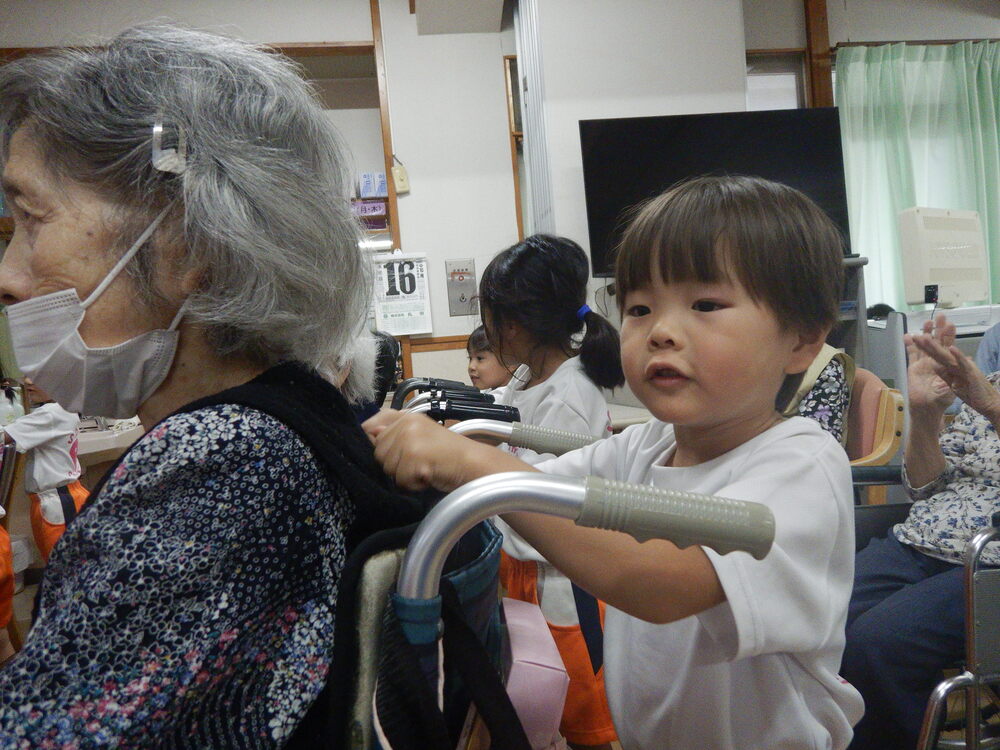 マッサージをする様子1