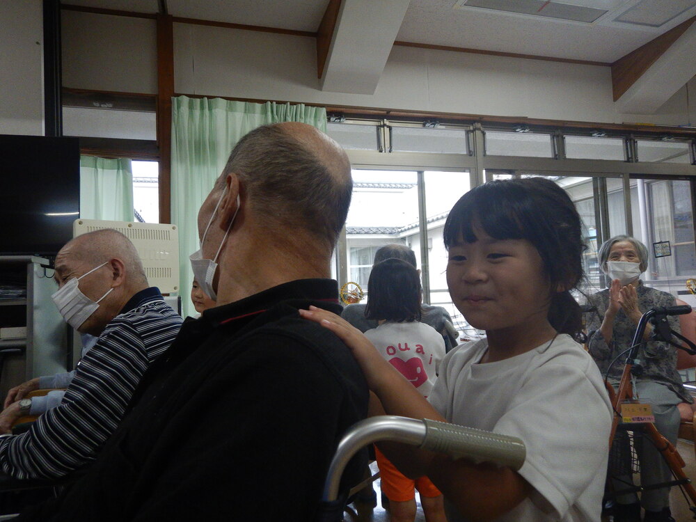 マッサージをする様子2