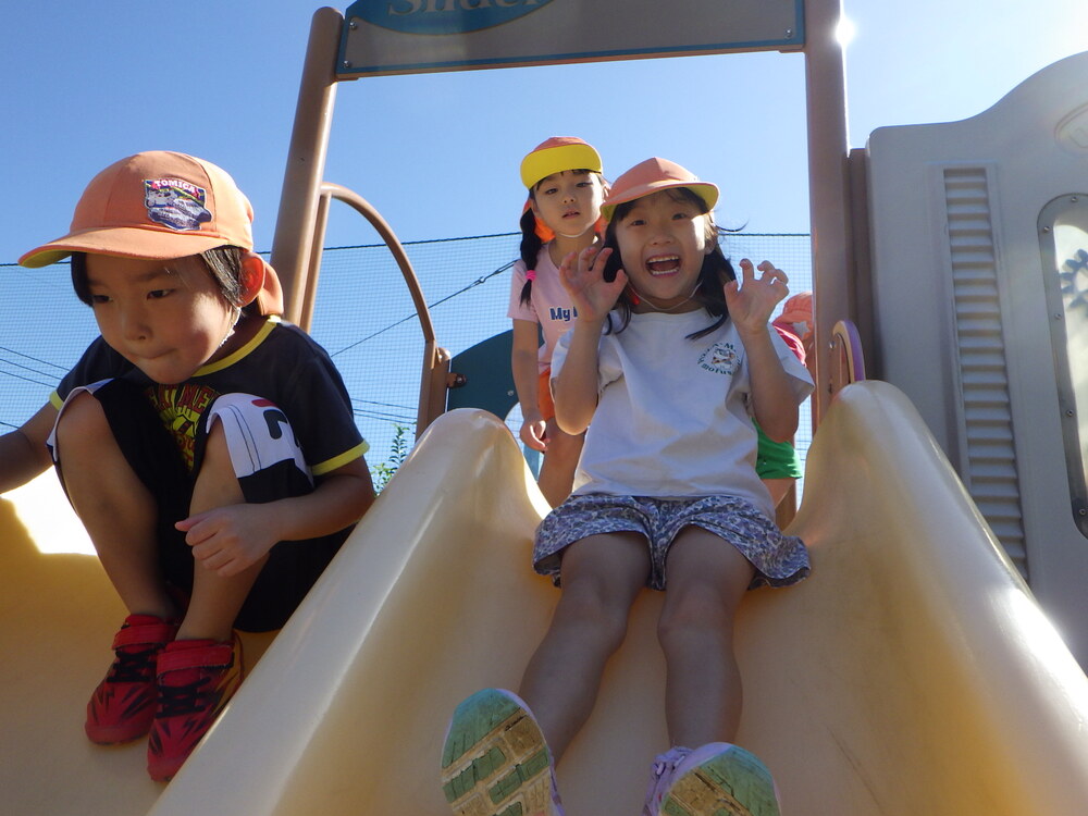 宮崎公園で遊ぶ子ども (2)