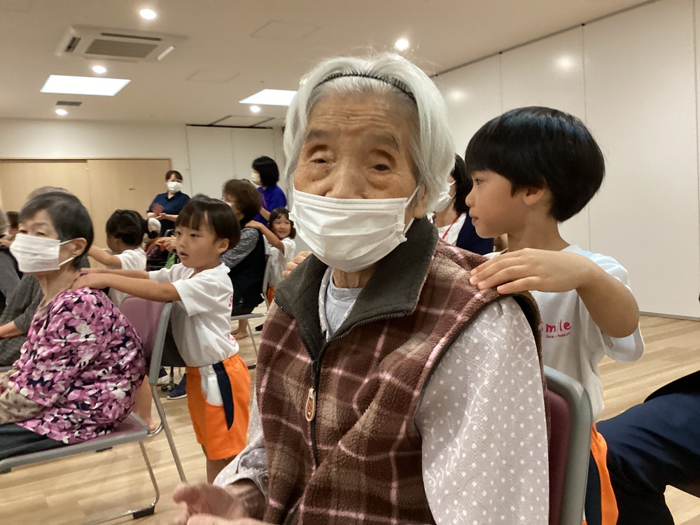 kさん肩たたき
