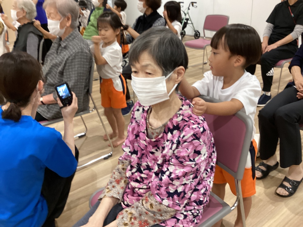 Sさん肩たたき