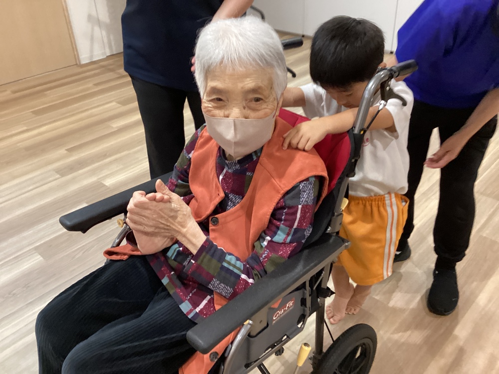 Nさん肩たたき