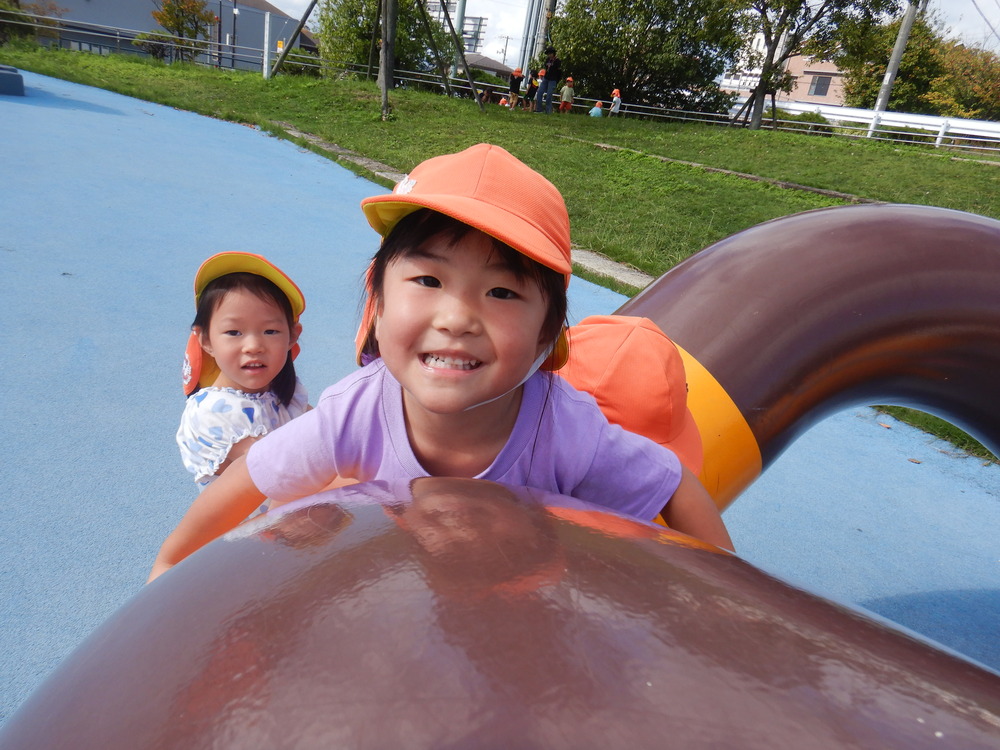 あすてらす公園で遊ぶ子ども (1)