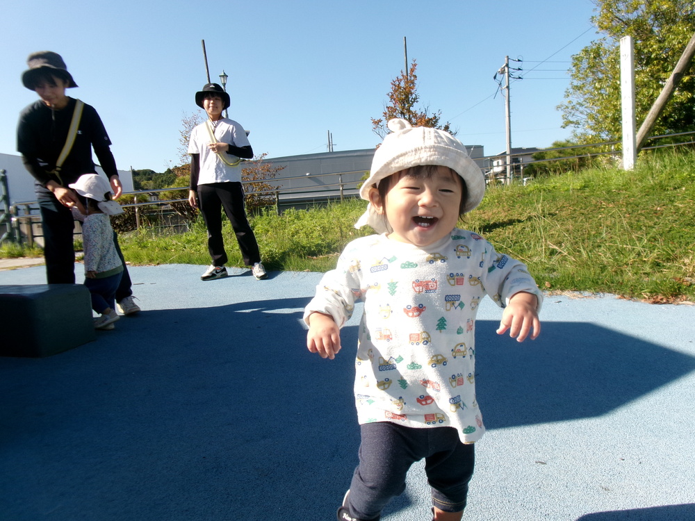 あすてらす公園で遊んでいる様子 (2)