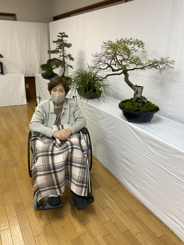 この盆栽と写真を撮ってほしいとご希望の1枚です